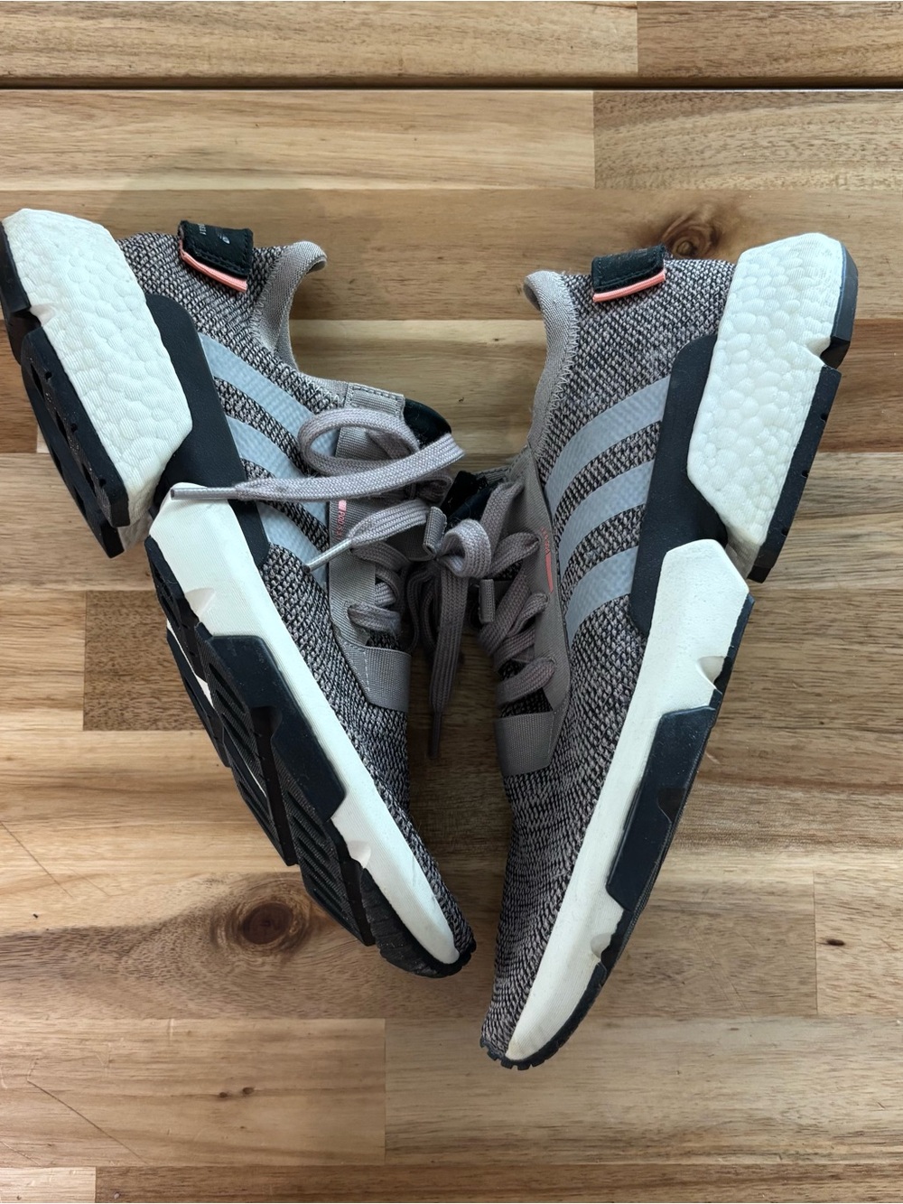 Adidas Sneakers